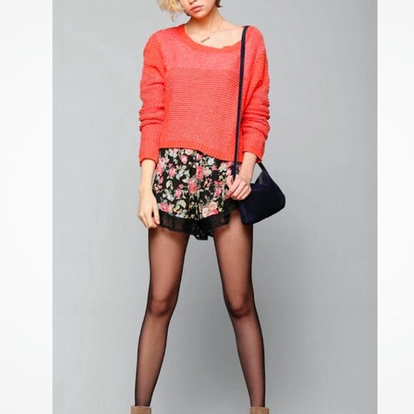 Urban Outfitters Band of Gypsies Floral Botanical Lace Shorts XS - Picture 9 of 9